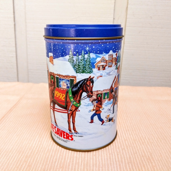 Vintage 1992 Lifesavers Christmas tin for storage - Picture 2 of 7